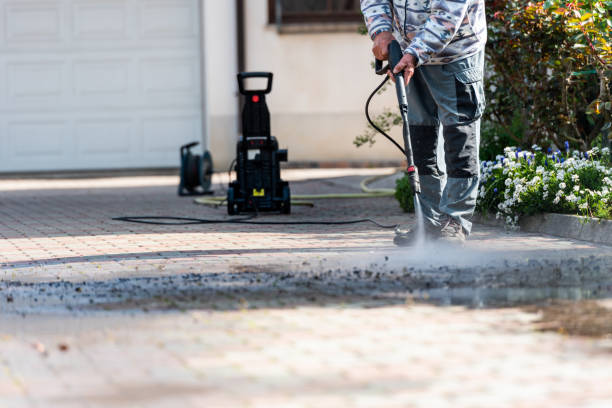 Why Choose Our Certified Pressure Washing Experts for Your Project Needs in New London, IA?